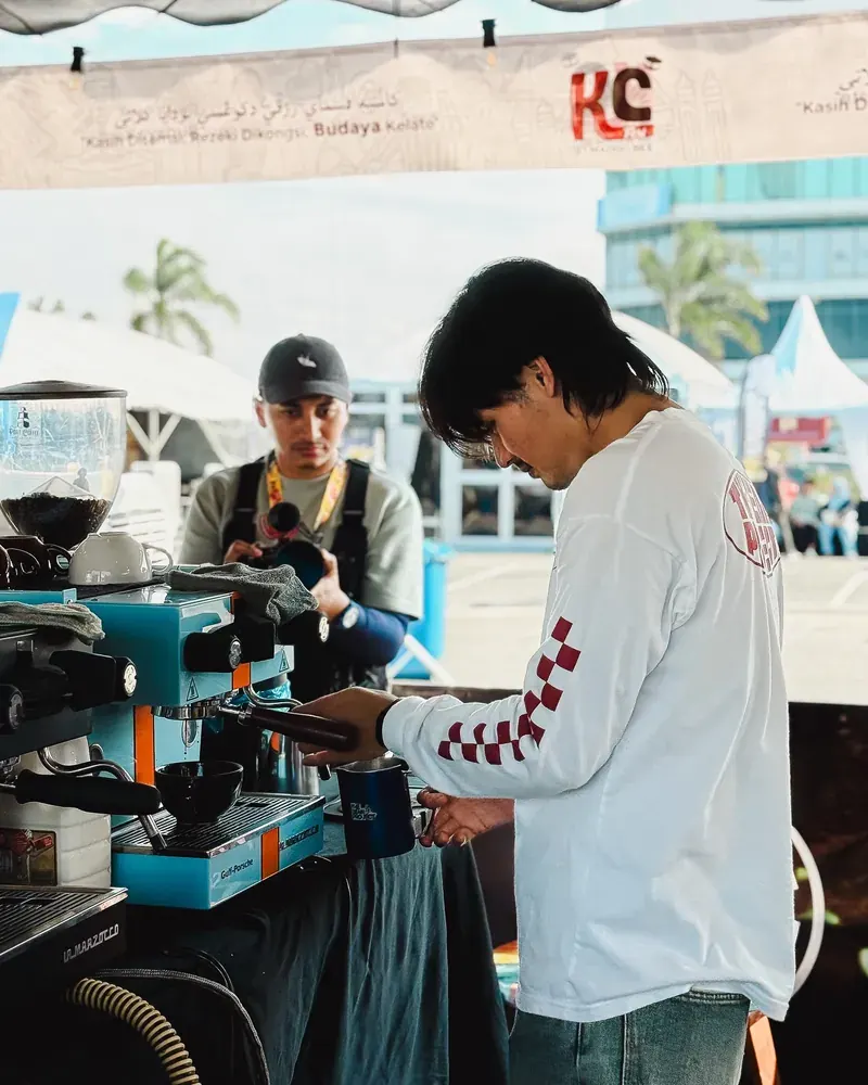 Faie Hosni at the Latte Art Throwdown, Makar Fest
